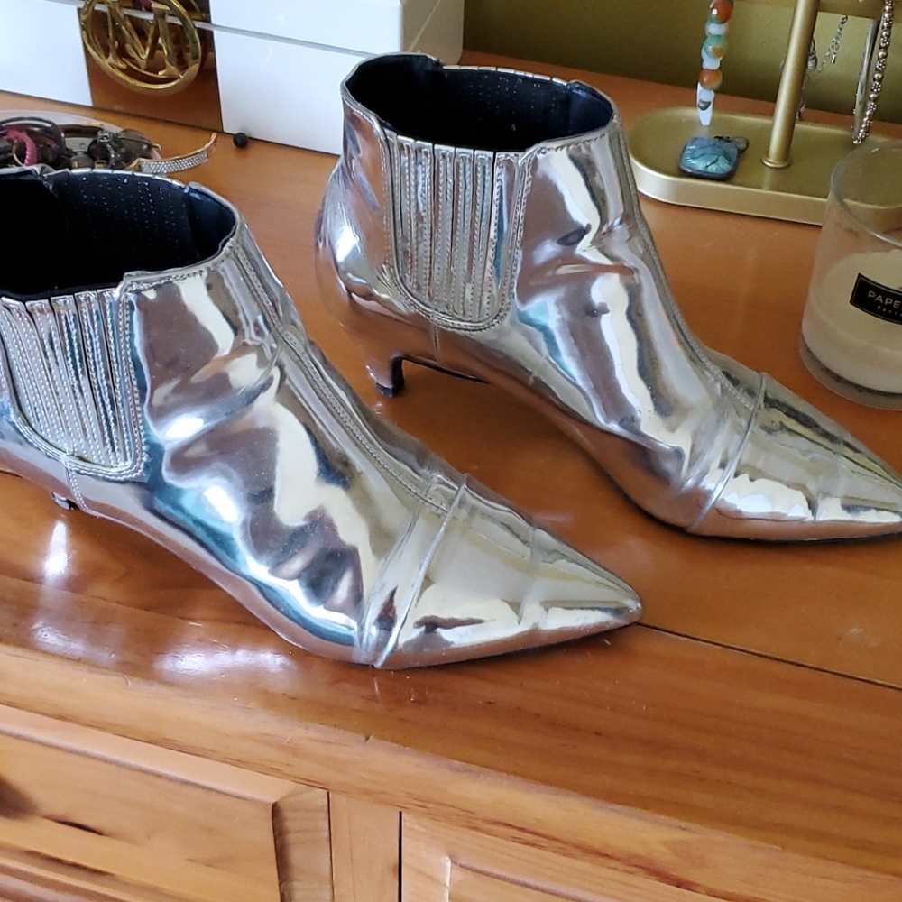 Design Lab Lord & Taylor Metallic Silver Pointed Ankle Booties